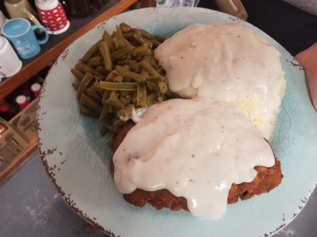 Evie Sues Country Market | restaurant | 795 AR-21, Clarksville, AR 72830, USA | 4797052111 OR +1 479-705-2111