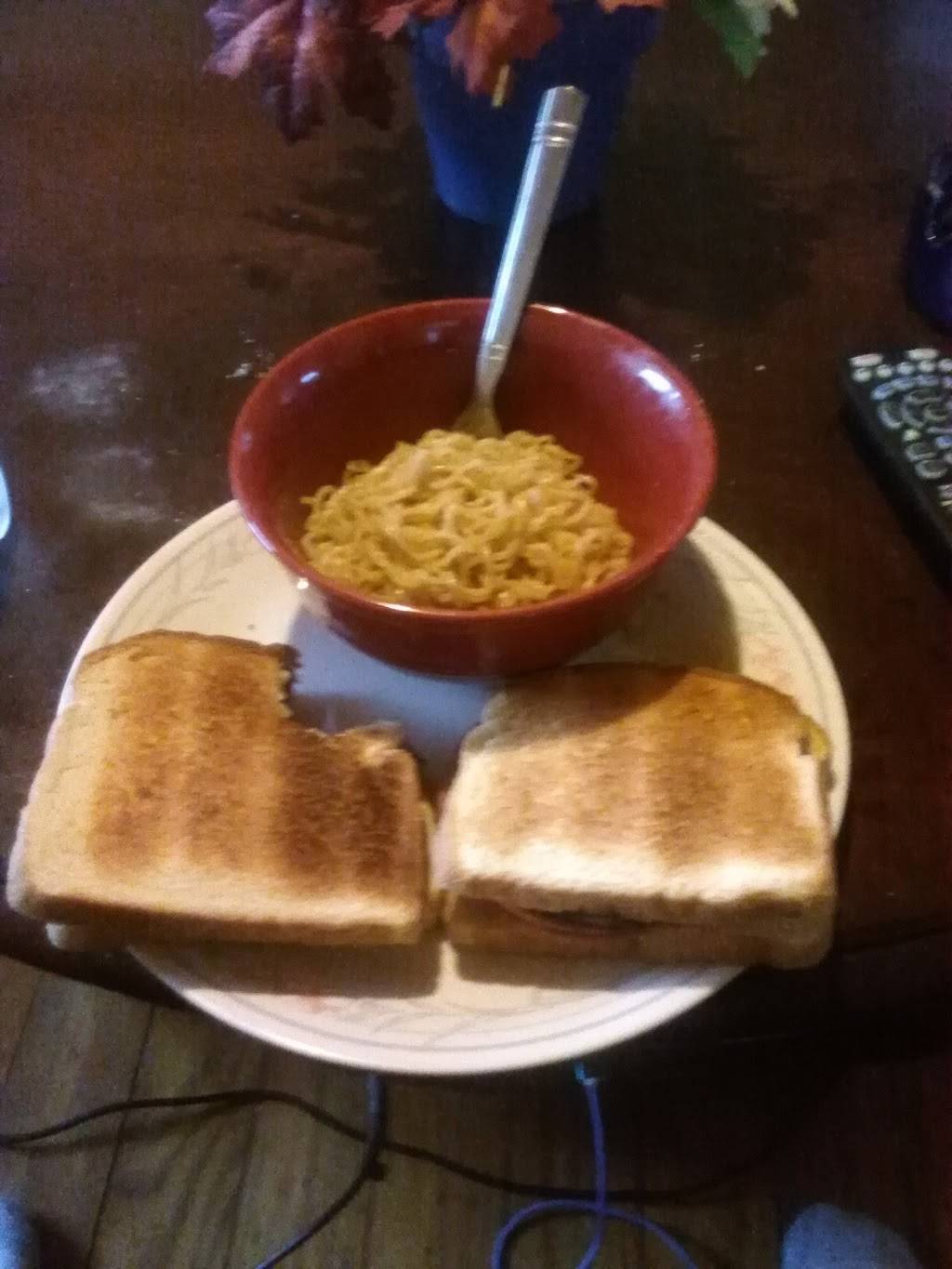 Sue Anns Concessions | restaurant | 229 Ohio Cir, Cincinnati, OH 45215, USA | 5139488545 OR +1 513-948-8545