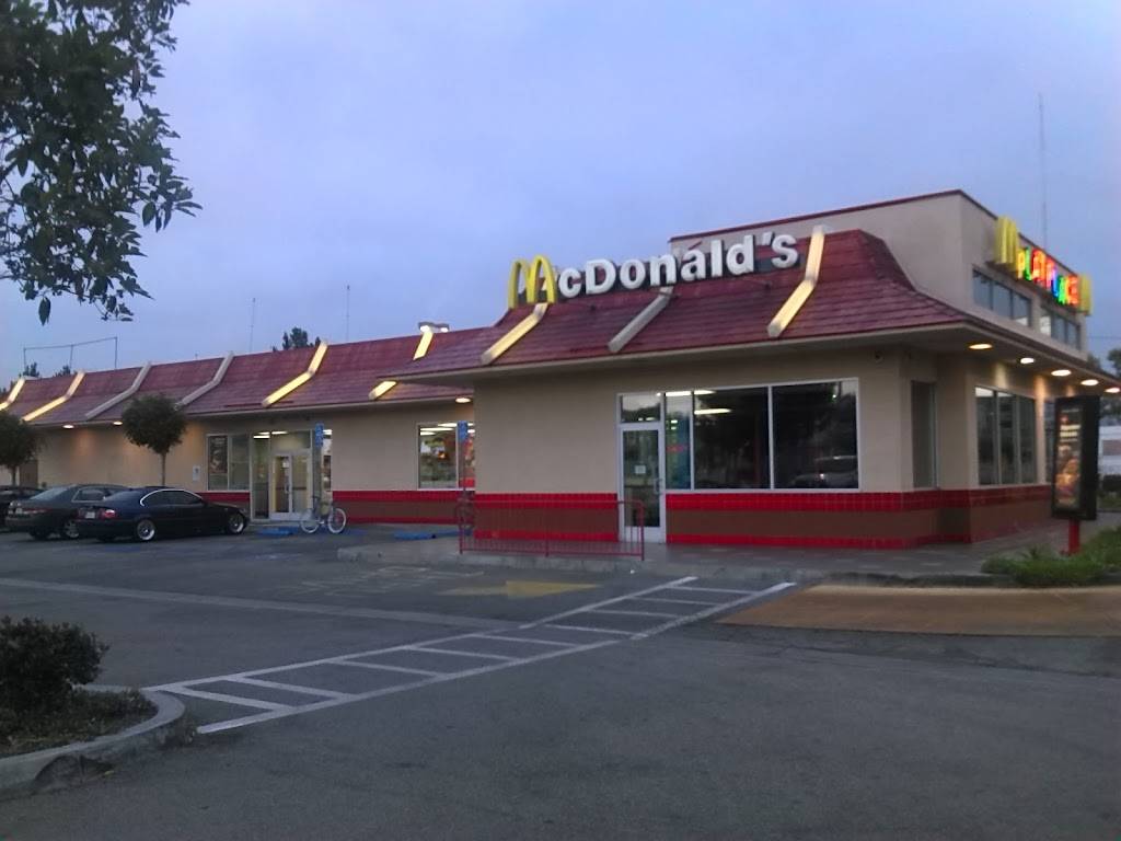 McDonalds | cafe | 3501 S La Cienega Blvd, Los Angeles, CA 90016, USA | 3108459674 OR +1 310-845-9674