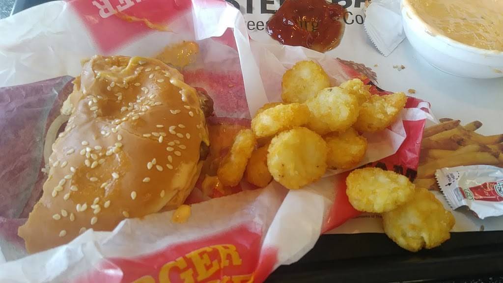 Carls Jr. | restaurant | 16565 Sierra Lakes Pkwy, Fontana, CA 92336, USA | 9094282704 OR +1 909-428-2704