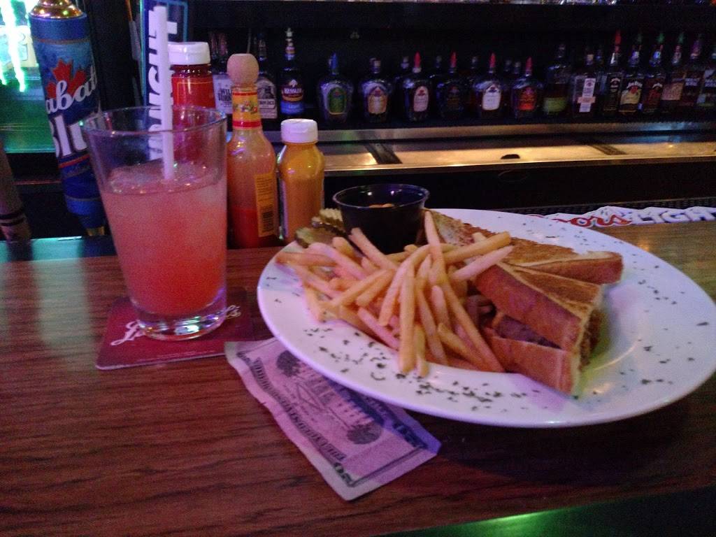 Willie Beamons | restaurant | 2590 County Rd II, Neenah, WI 54956, USA | 9209670391 OR +1 920-967-0391