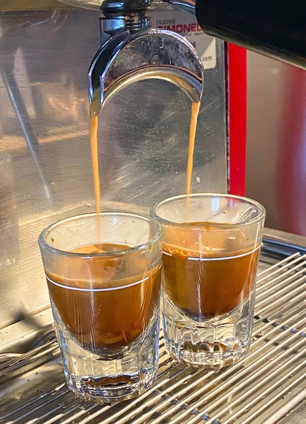 Bessos Coffee | restaurant | 112 W Main St, Henderson, TN 38340, USA | 7315202233 OR +1 731-520-2233