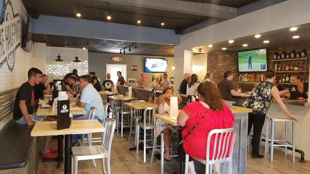 The Half Pint | restaurant | 671 High St, Worthington, OH 43085, USA | 6143969119 OR +1 614-396-9119
