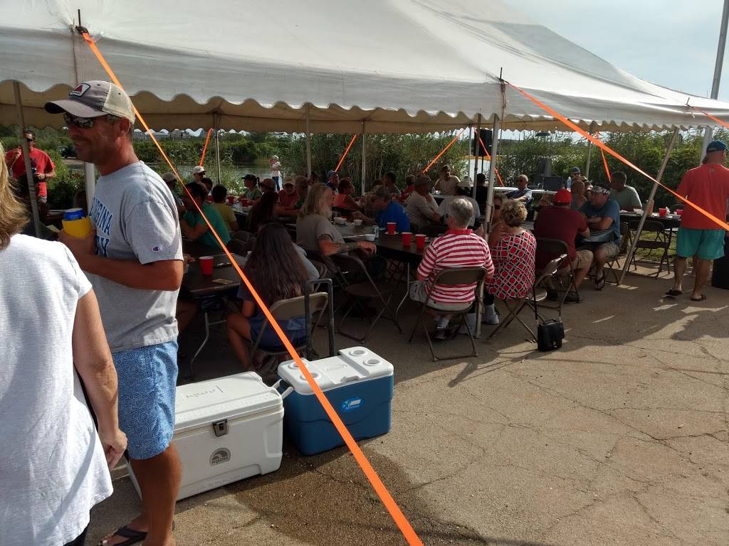 Johnny Angels Clam Shack | restaurant | 523 Charlestown Beach Rd, Charlestown, RI 02813, USA | 4014196732 OR +1 401-419-6732