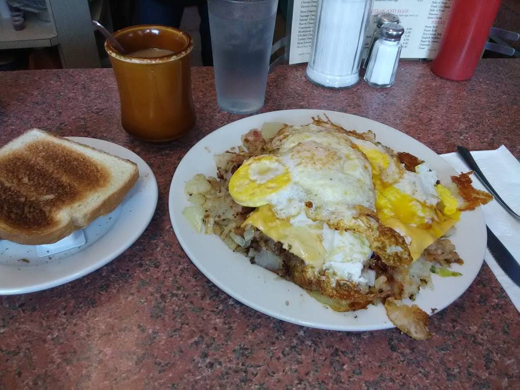 Sparkys Snack Stop | restaurant | 3624 Oakton St, Skokie, IL 60076, USA | 8476731002 OR +1 847-673-1002