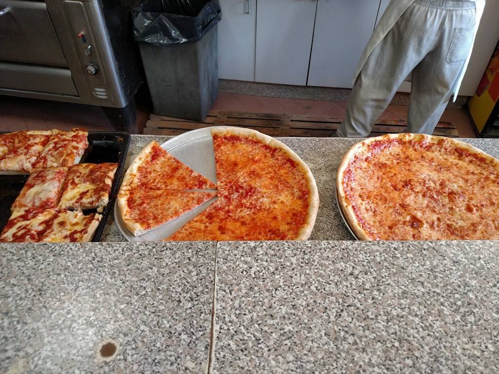 Ginos Pizzeria | restaurant | 4006 13th Ave, Brooklyn, NY 11218, USA | 7188715920 OR +1 718-871-5920