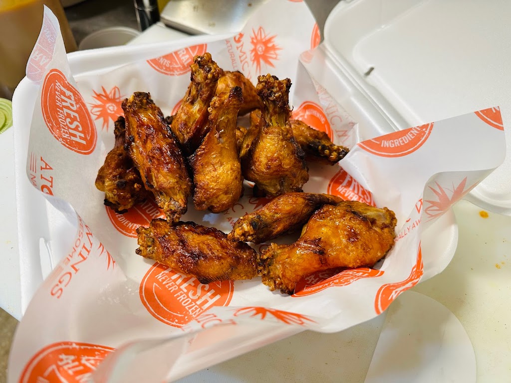 Atomic Wings | restaurant | 3517 N Spaulding Ave, Chicago, IL 60618, USA | 3129109464 OR +1 312-910-9464