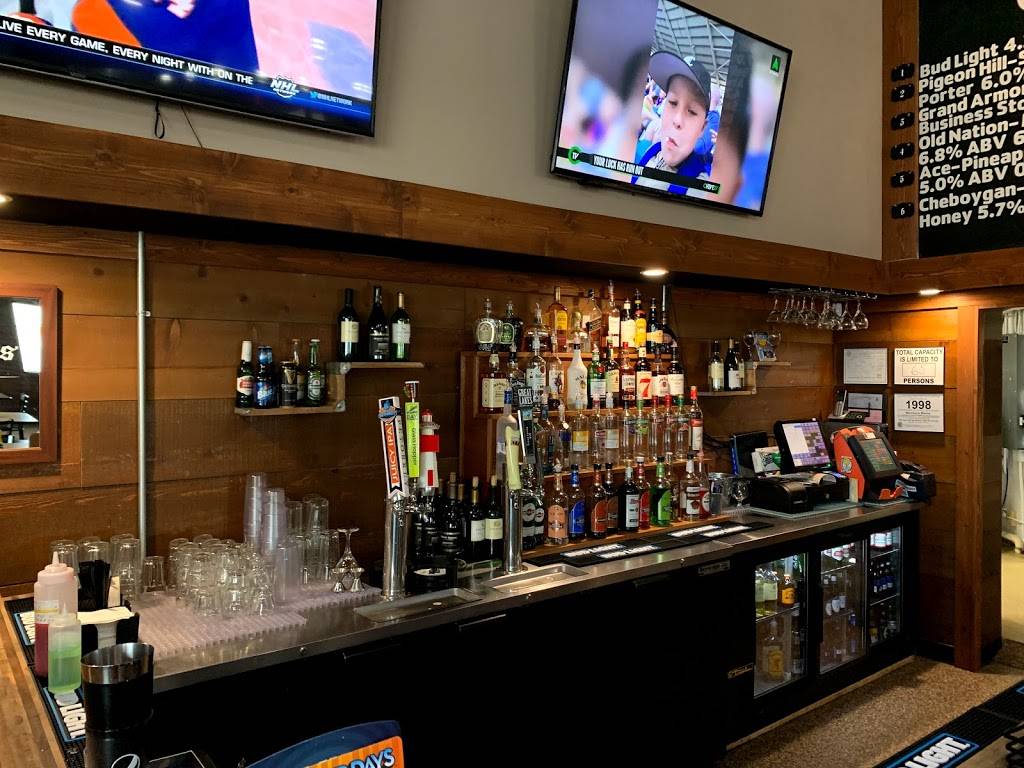 Charlie Mops | restaurant | 8505 Secor Rd, Lambertville, MI 48144, USA | 7345686686 OR +1 734-568-6686