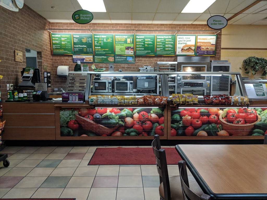 Subway | restaurant | 4416 Pflaum Rd Unit A, Madison, WI 53716, USA | 6086632460 OR +1 608-663-2460