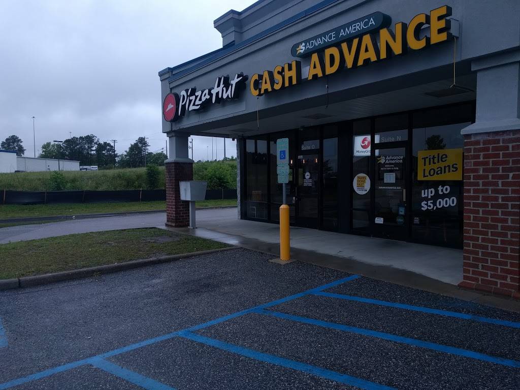 Pizza Hut | meal takeaway | 301 Market Dr, Emporia, VA 23847, USA | 4346346445 OR +1 434-634-6445