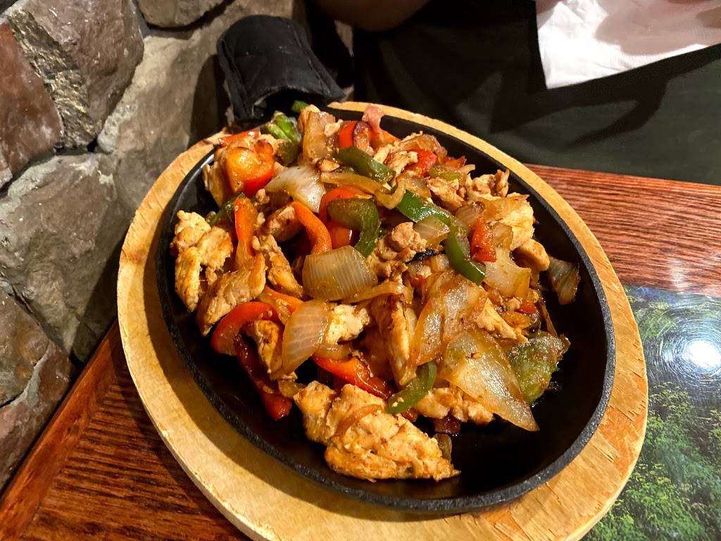 El Guadalajara Mexican Restaurant | restaurant | 203 E Broadway St, Collinwood, TN 38450, USA | 9317242435 OR +1 931-724-2435