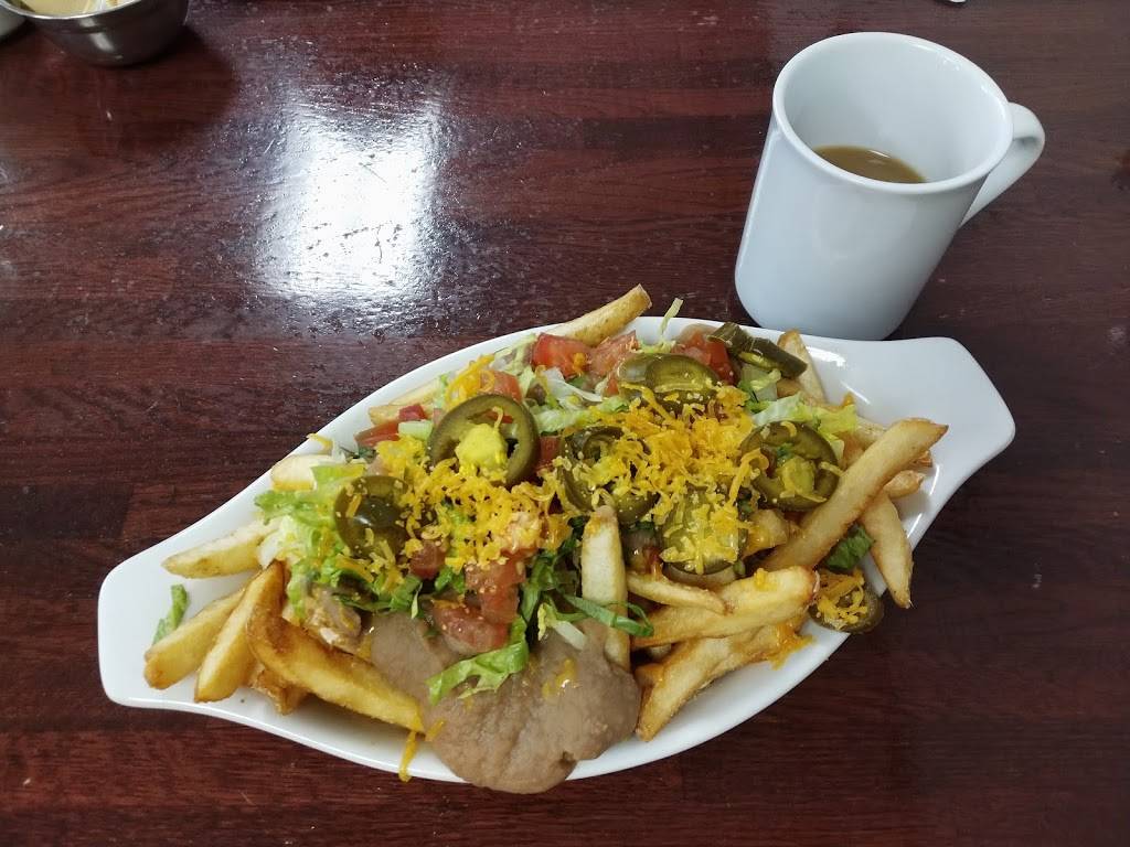 Family Kitchen | restaurant | 73 Erie St S, Leamington, ON N8H 3B2, Canada | 5193240660 OR +1 519-324-0660