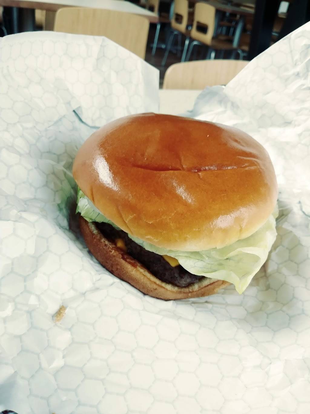 Wendys | restaurant | 2533 US-130, East Windsor, NJ 08512, USA | 6098602545 OR +1 609-860-2545