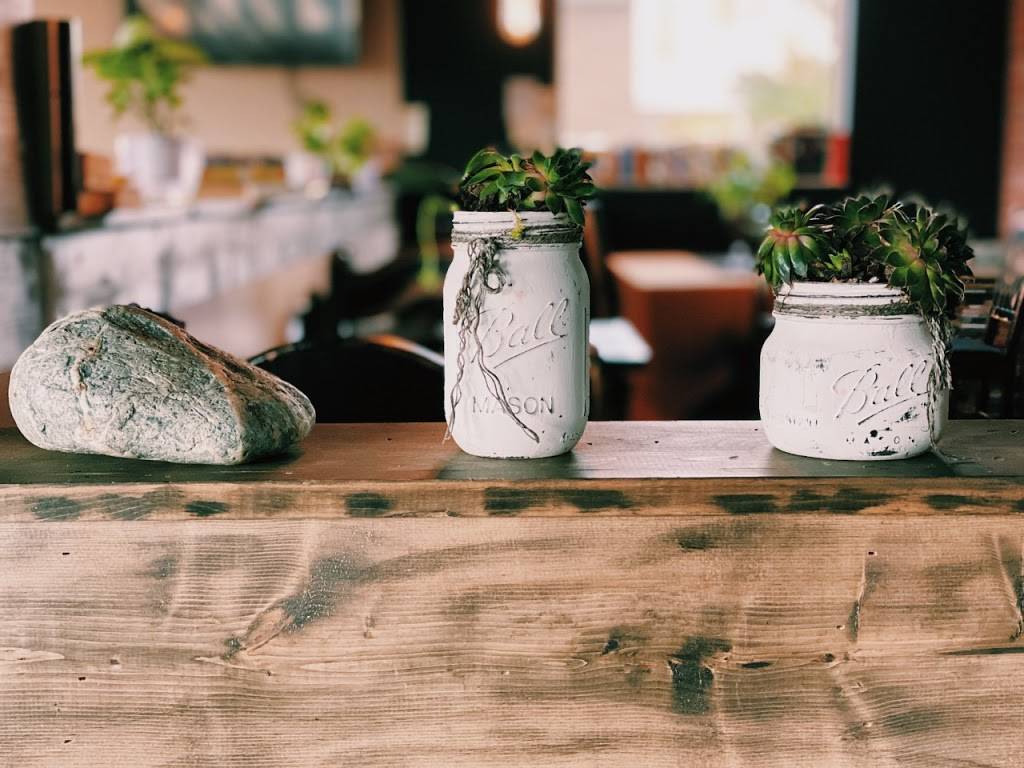 Square One Eats & Treats | restaurant | 4750 W Walton Blvd, Waterford Twp, MI 48329, United States | 2487421450 OR +1 248-742-1450