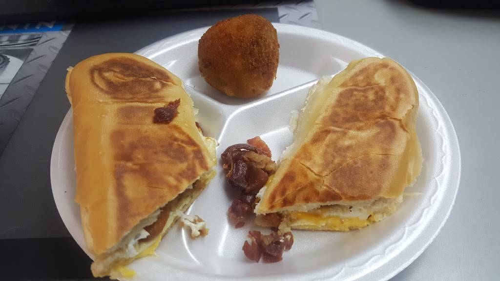 Versalles Cafe | cafe | 9036 S Orange Ave, Orlando, FL 32824, USA | 4075829740 OR +1 407-582-9740