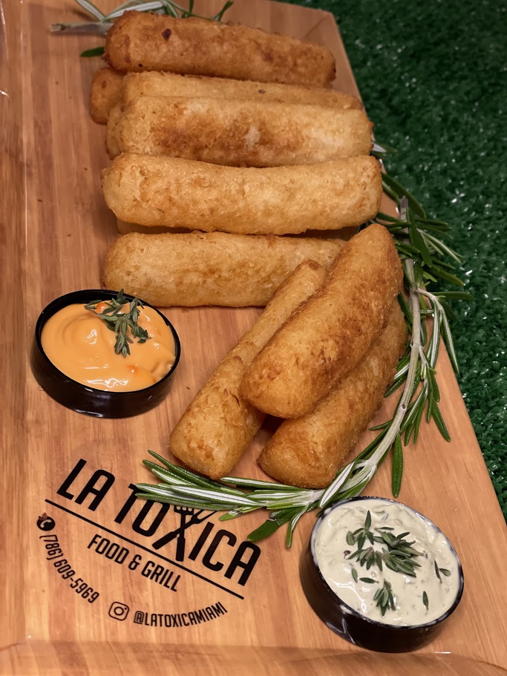 La tóxica food and grill | restaurant | 3195 NE 2nd Ave, Miami, FL 33137, USA | 7866095969 OR +1 786-609-5969