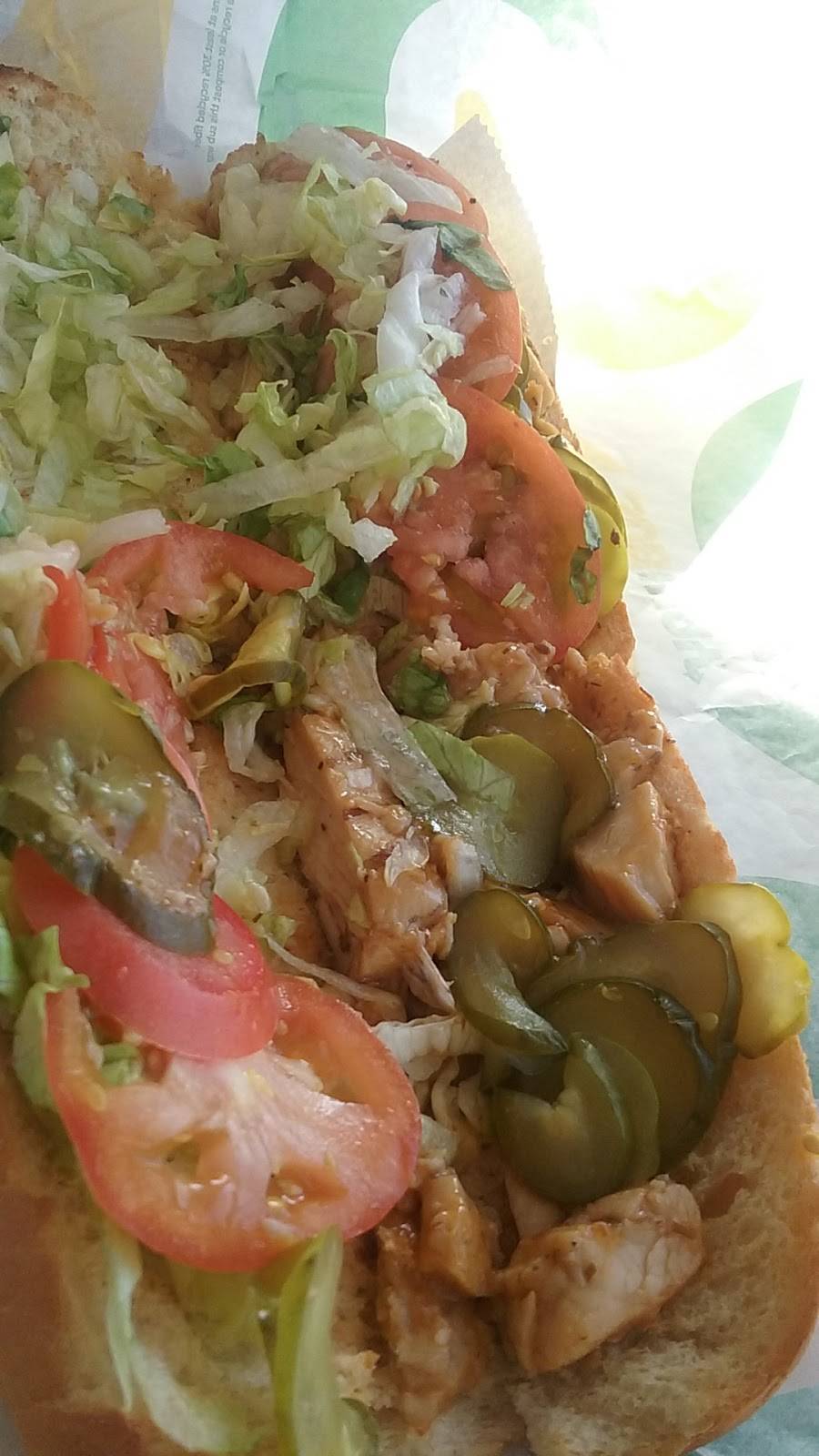 Subway | restaurant | 280 New Lancaster Rd, Leominster, MA 01453, USA | 9785376664 OR +1 978-537-6664