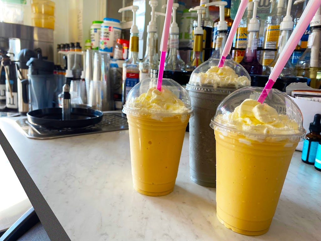 Camp One Coffee & Donuts | bakery | 121 NE 15th St, Newport, OR 97365, USA | 5412648555 OR +1 541-264-8555