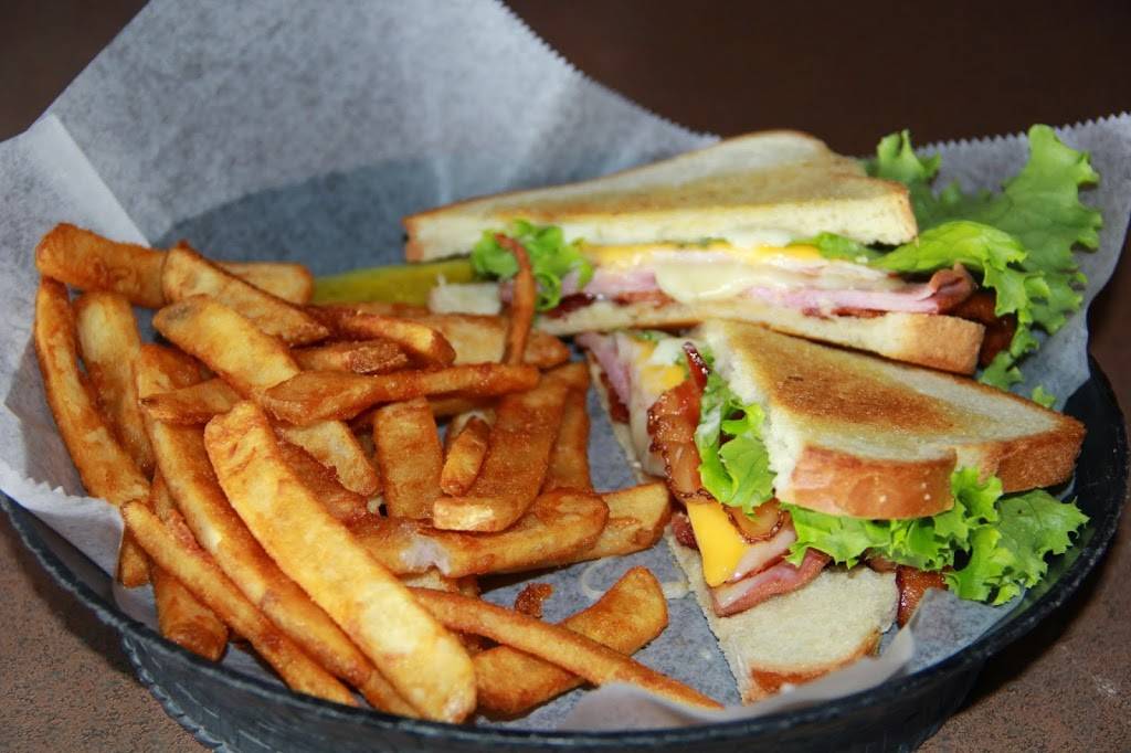 West Towne Pub | restaurant | 4518 Mortensen Rd #101, Ames, IA 50014, USA | 5152924555 OR +1 515-292-4555