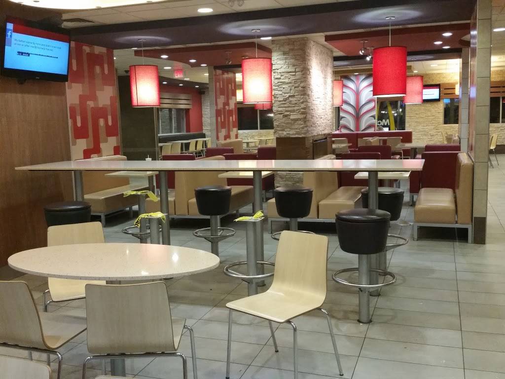 McDonalds | cafe | 7777 Tecumseh Rd E, Windsor, ON N8T 1G3, Canada | 5199454751 OR +1 519-945-4751