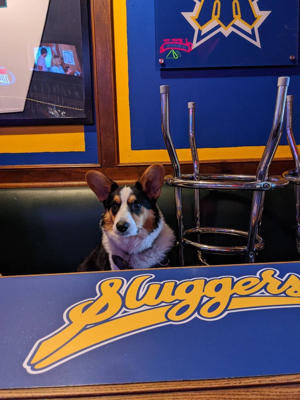 Sluggers | restaurant | 538 1st Ave S, Seattle, WA 98104, USA | 2066548070 OR +1 206-654-8070