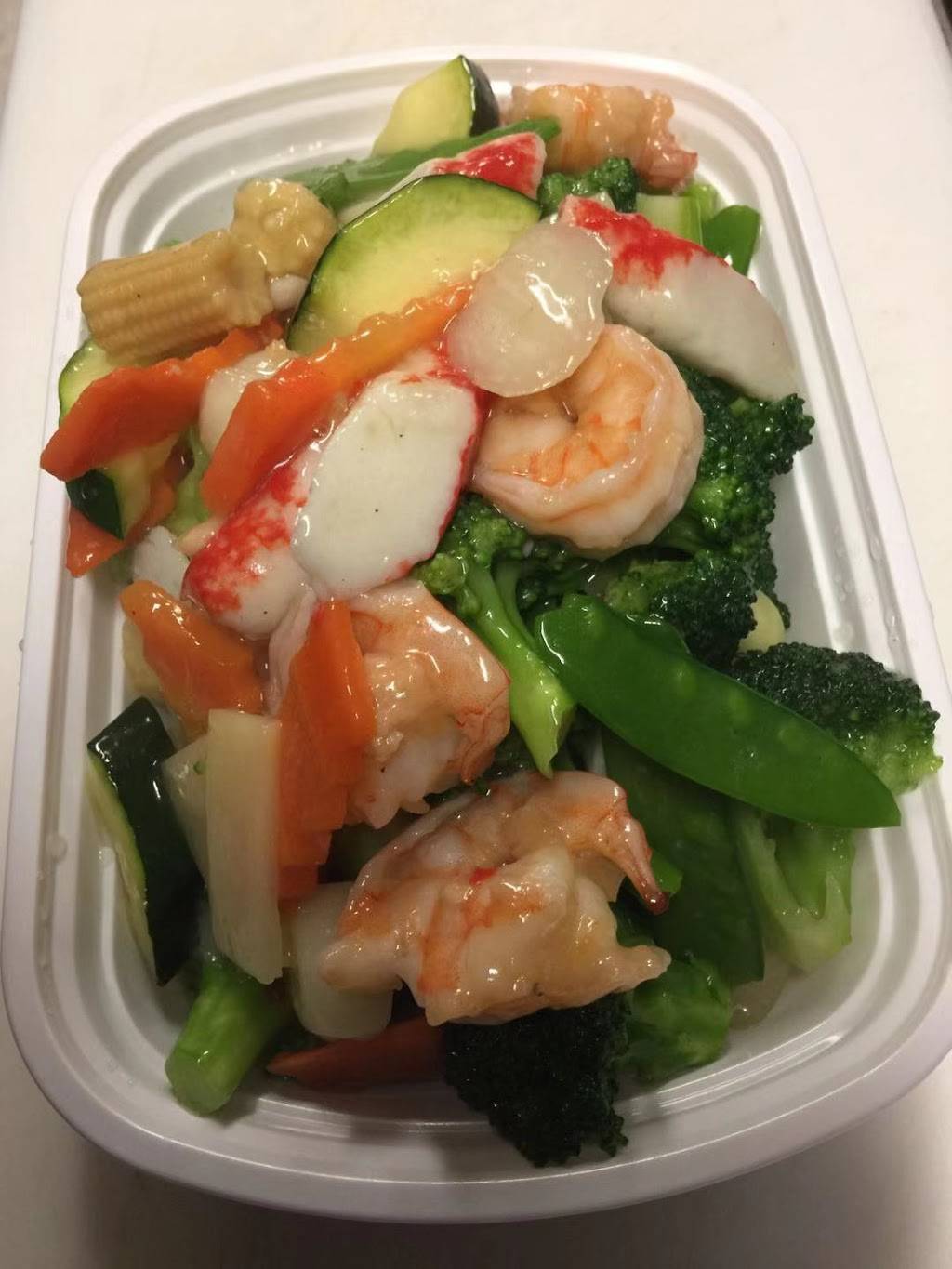 Golden China | restaurant | 3150 Hwy 21 Byp, Suite 108, Fort Mill, SC 29715, USA | 8038025388 OR +1 803-802-5388