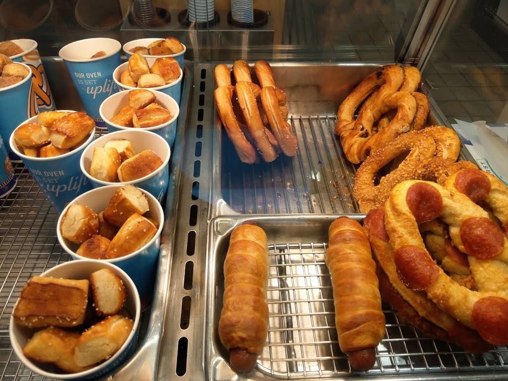 Auntie Annes | restaurant | 1130 North Point Cir, Alpharetta, GA 30022, USA | 6784362514 OR +1 678-436-2514