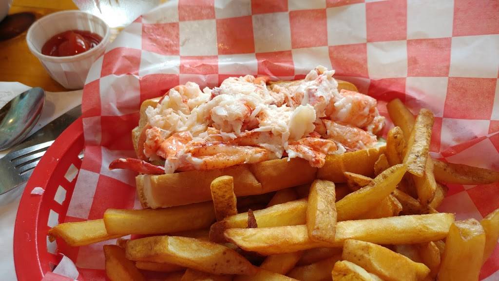 The Docksider Restaurant | restaurant | 14 Sea St, Northeast Harbor, ME 04662, USA | 2072763965 OR +1 207-276-3965