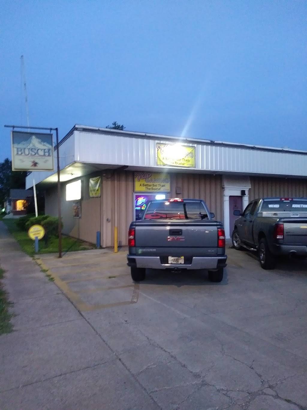 Sullys Billiards Bar & Grill | restaurant | 318 Scott St, Metropolis, IL 62960, USA | 6185242991 OR +1 618-524-2991