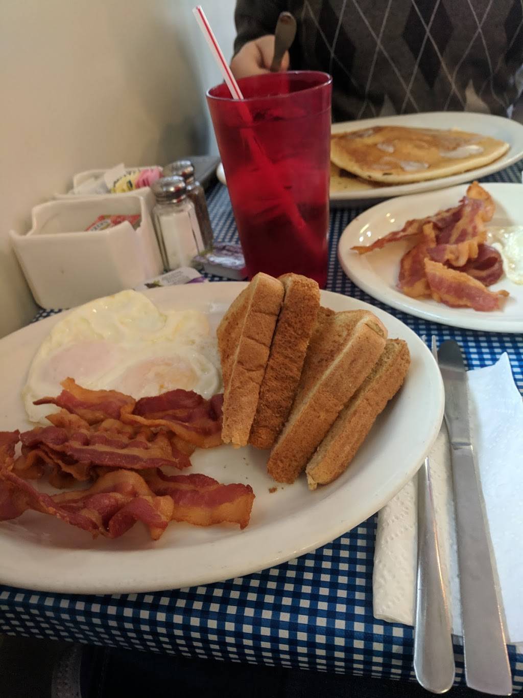 Dunnstown Diner | restaurant | 430 Woodward Ave, Lock Haven, PA 17745, USA | 5708581996 OR +1 570-858-1996