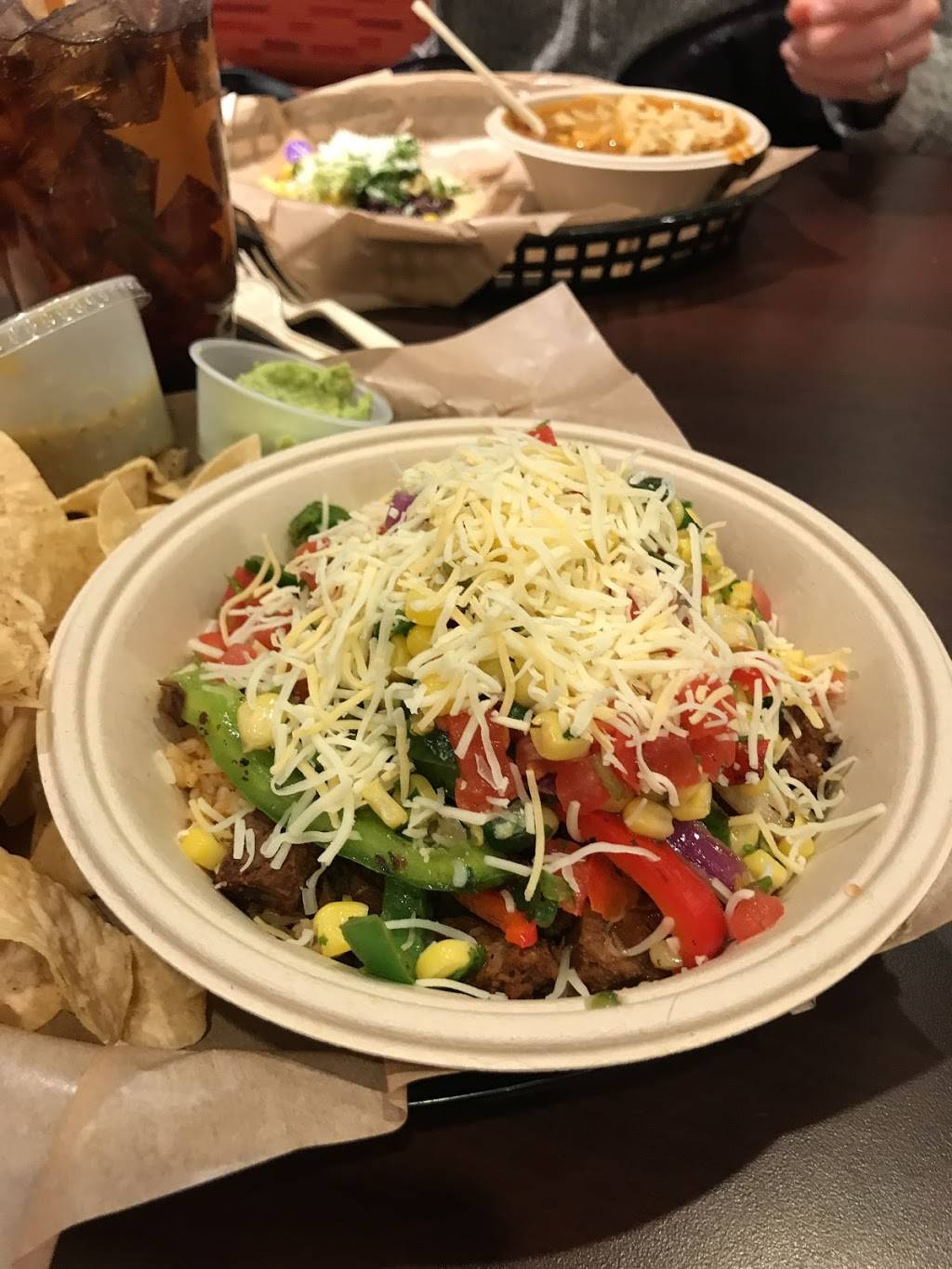 QDOBA Mexican Eats | restaurant | 1025 W Dundee Rd, Arlington Heights, IL 60004, USA | 2243875647 OR +1 224-387-5647