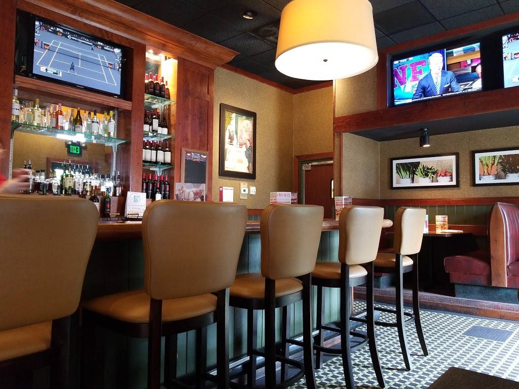 Ruby Tuesday | restaurant | 604 N Bluff Rd, Collinsville, IL 62234, USA | 6183459148 OR +1 618-345-9148