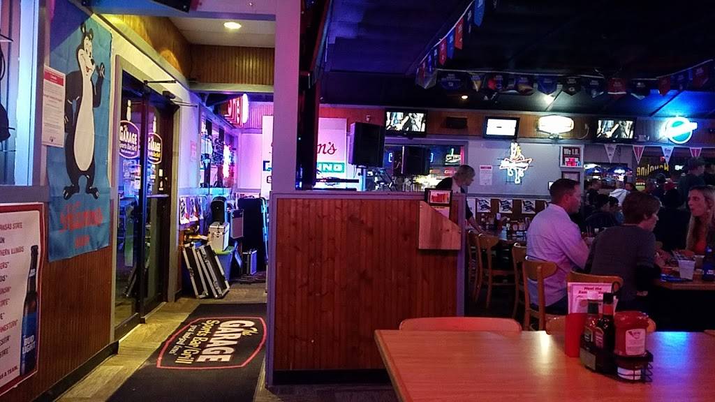 The Garage Sports Bar & Grill | restaurant | 5551 S 48th St, Lincoln, NE 68516, USA | 4024232996 OR +1 402-423-2996