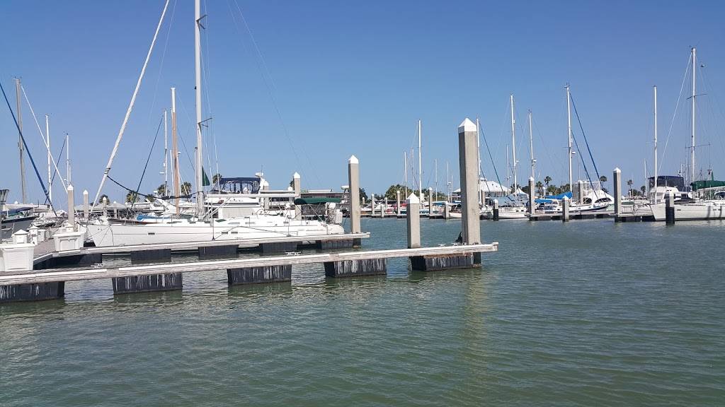 Harrisons Landing | restaurant | 108 Peoples T-Head Street, Corpus Christi, TX 78401, USA | 3618818503 OR +1 361-881-8503