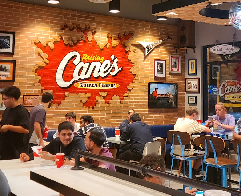 Raising Canes Chicken Fingers | meal takeaway | 1750 W Olive Ave, Burbank, CA 91506, USA | 8185310955 OR +1 818-531-0955