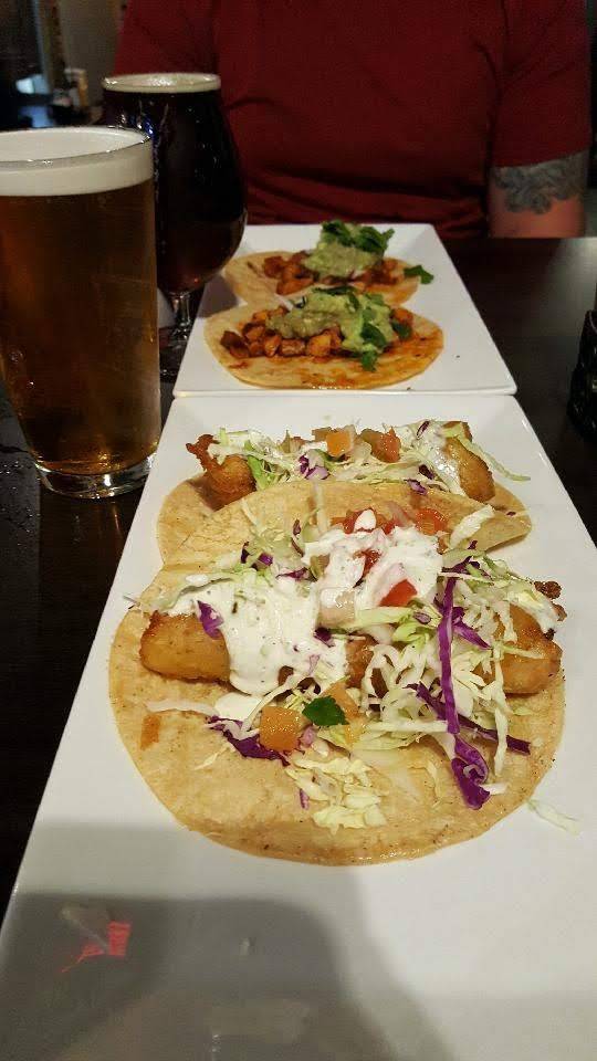 Oaks Tavern and Kitchen | restaurant | 9225 Carlton Hills Blvd, Santee, CA 92071, USA | 6194567910 OR +1 619-456-7910