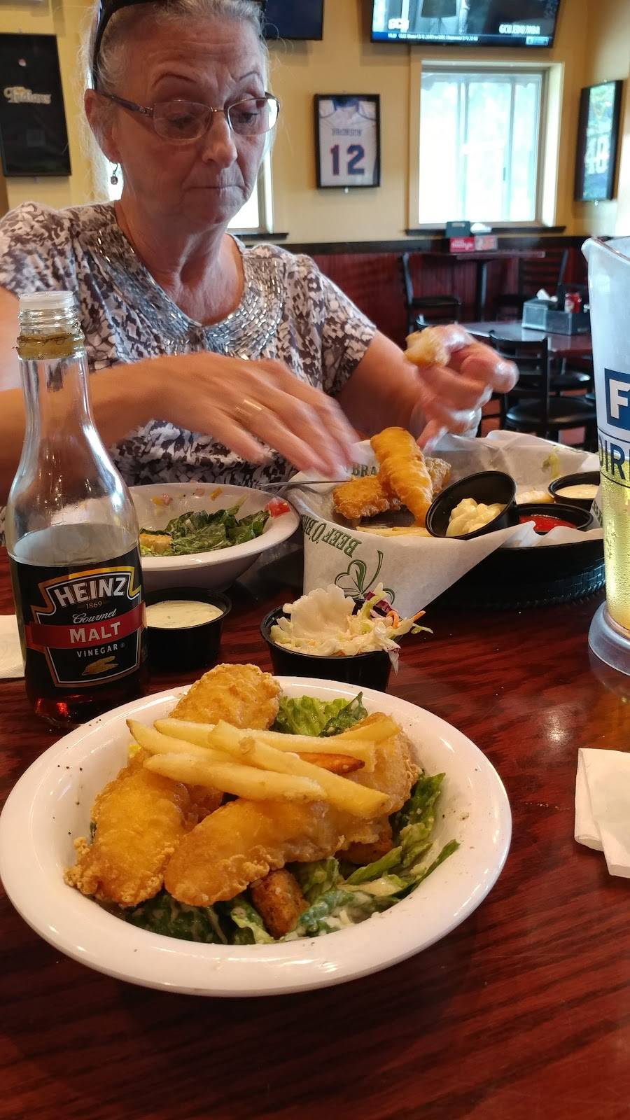 Beef O Bradys | restaurant | 7050 NW 140th St, Chiefland, FL 32626, USA | 3524939664 OR +1 352-493-9664