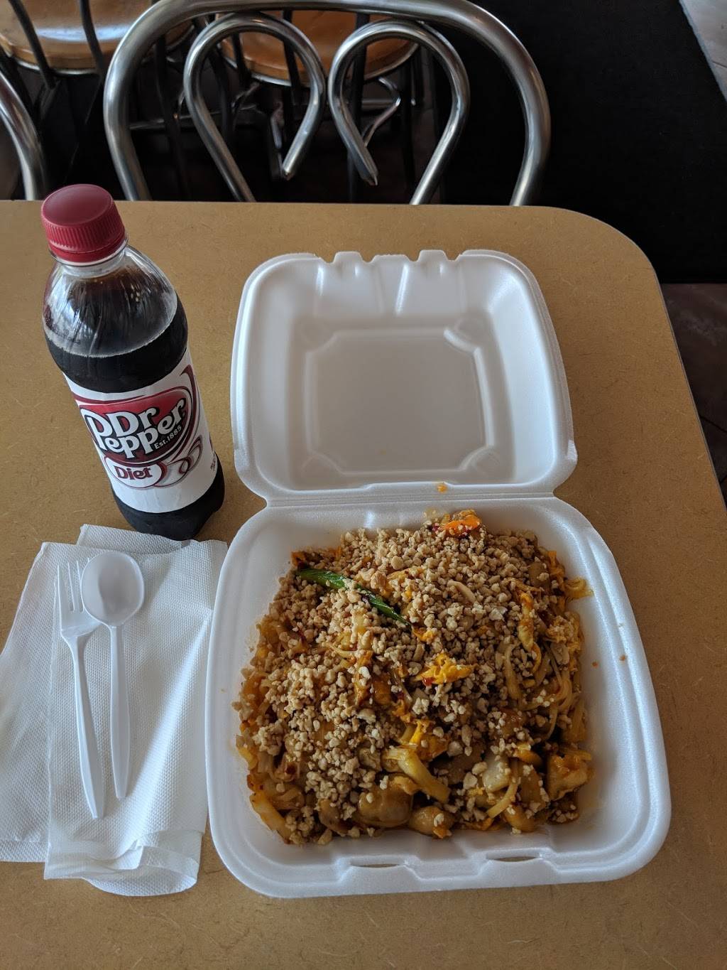 Golden Chopsticks | restaurant | 4081 W Broad St, Columbus, OH 43228, USA | 6142727442 OR +1 614-272-7442