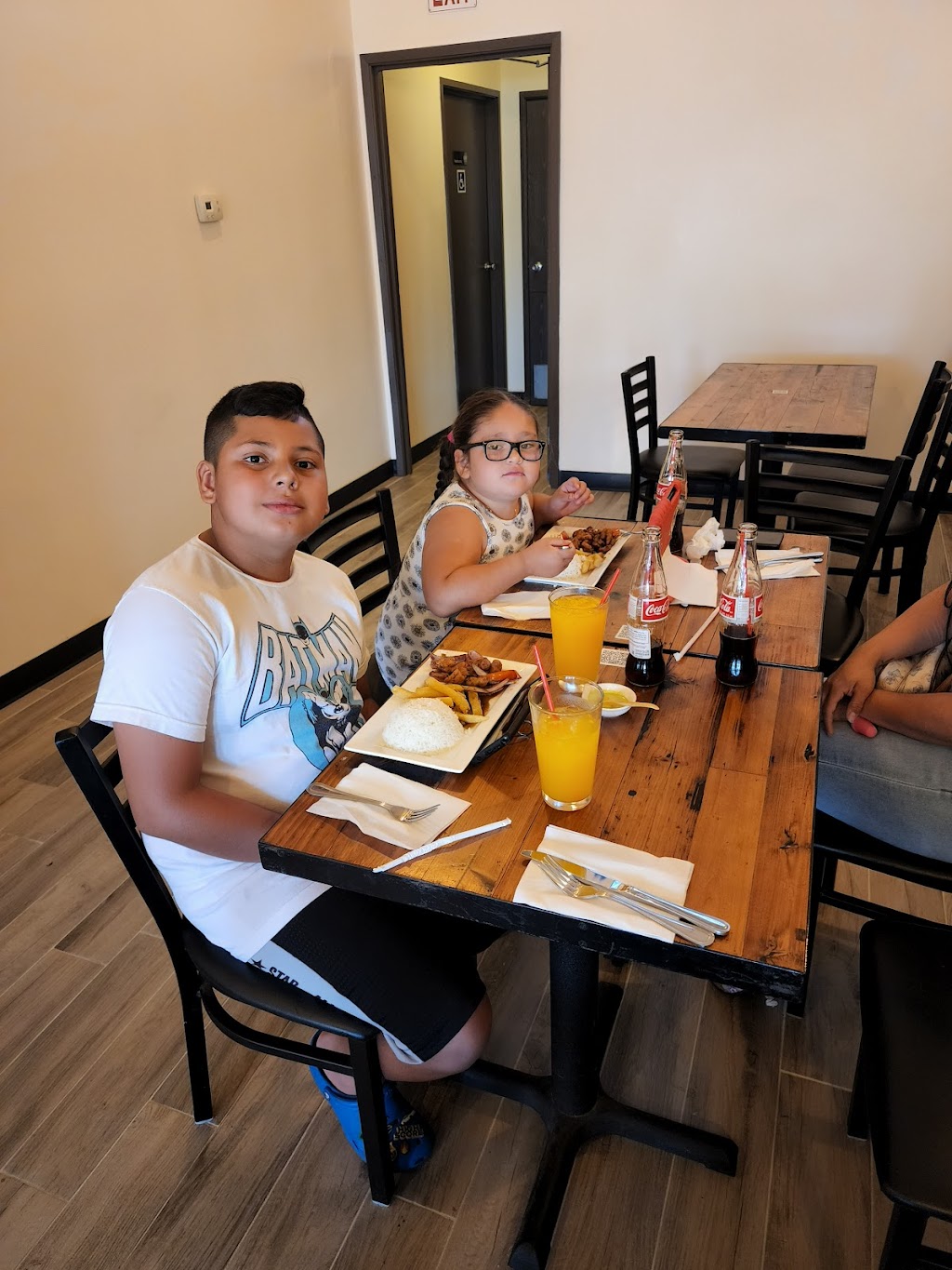 Picante | restaurant | 2411 S Vineyard Ave # D, Ontario, CA 91761, USA | 9099309433 OR +1 909-930-9433