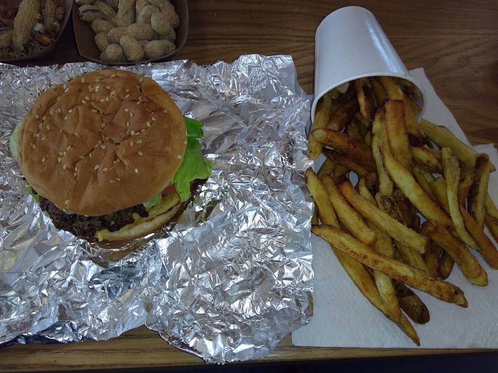 Five Guys | meal takeaway | 86 Plaistow Rd, Haverhill, MA 01830, USA | 9783612696 OR +1 978-361-2696