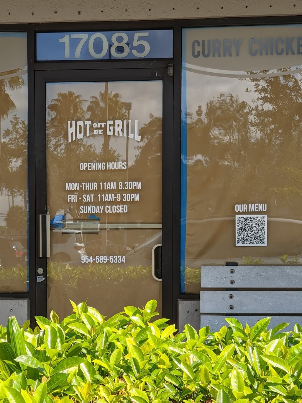 Hot Off De Grill | restaurant | 17085 Pines Blvd, Pembroke Pines, FL 33027, USA | 9545895334 OR +1 954-589-5334