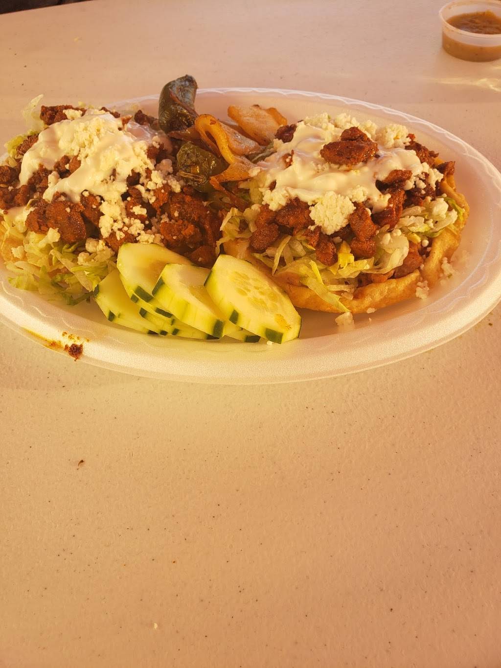 Comida Mexicana 100% D.F. LLC | restaurant | 1605 N 21st Pl, Phoenix, AZ 85006, USA | 6024861244 OR +1 602-486-1244