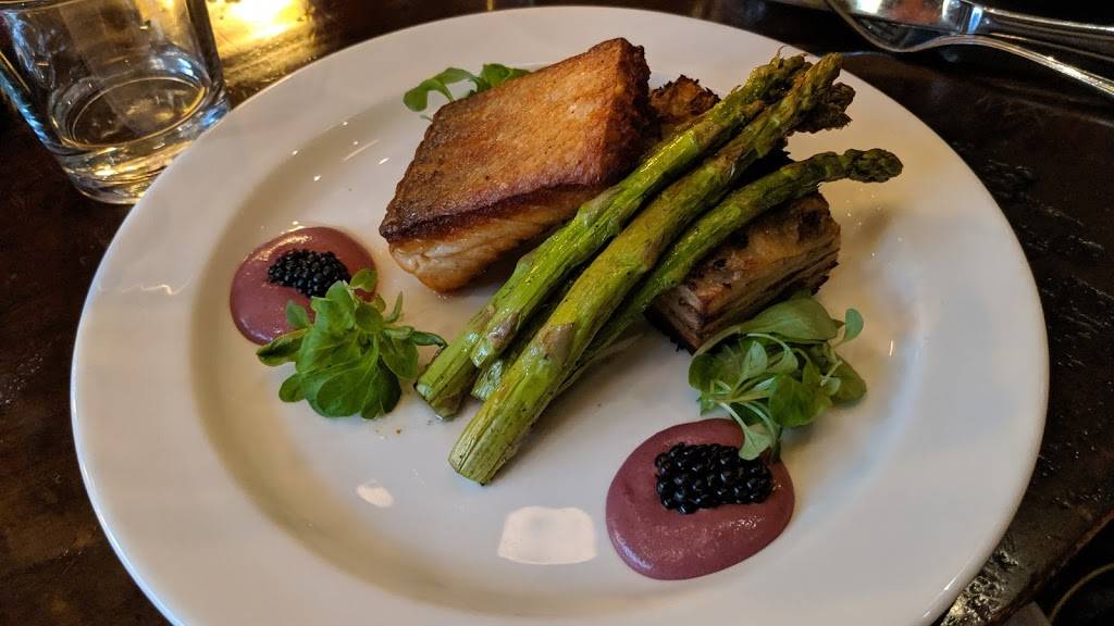 The Hourly Oyster House | restaurant | 15 Dunster St, Cambridge, MA 02138, USA | 6177652342 OR +1 617-765-2342