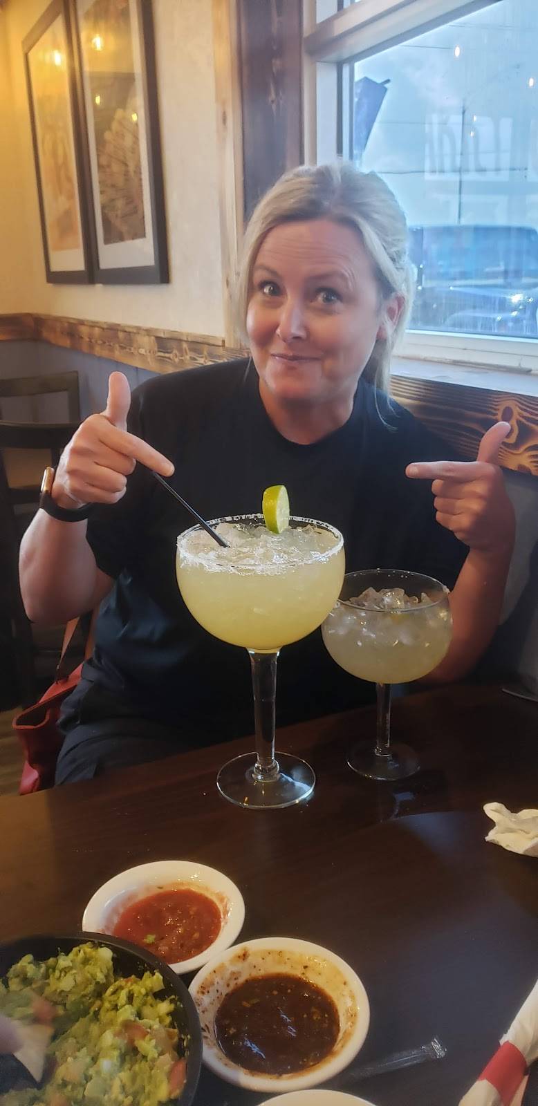 La Paloma | restaurant | 1425 W Battlefield Rd, Springfield, MO 65807, USA | 4178892985 OR +1 417-889-2985