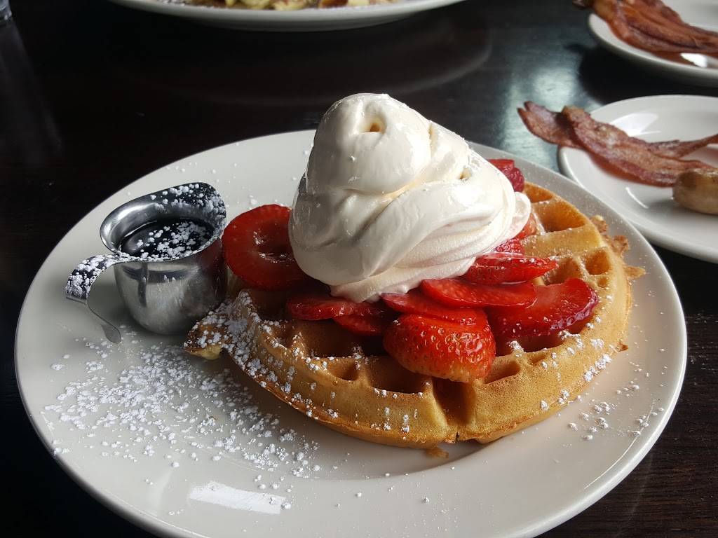 B3 Breakfast & Burger Bar | restaurant | 4027 196th St SW, Lynnwood, WA 98036, USA | 4256723666 OR +1 425-672-3666