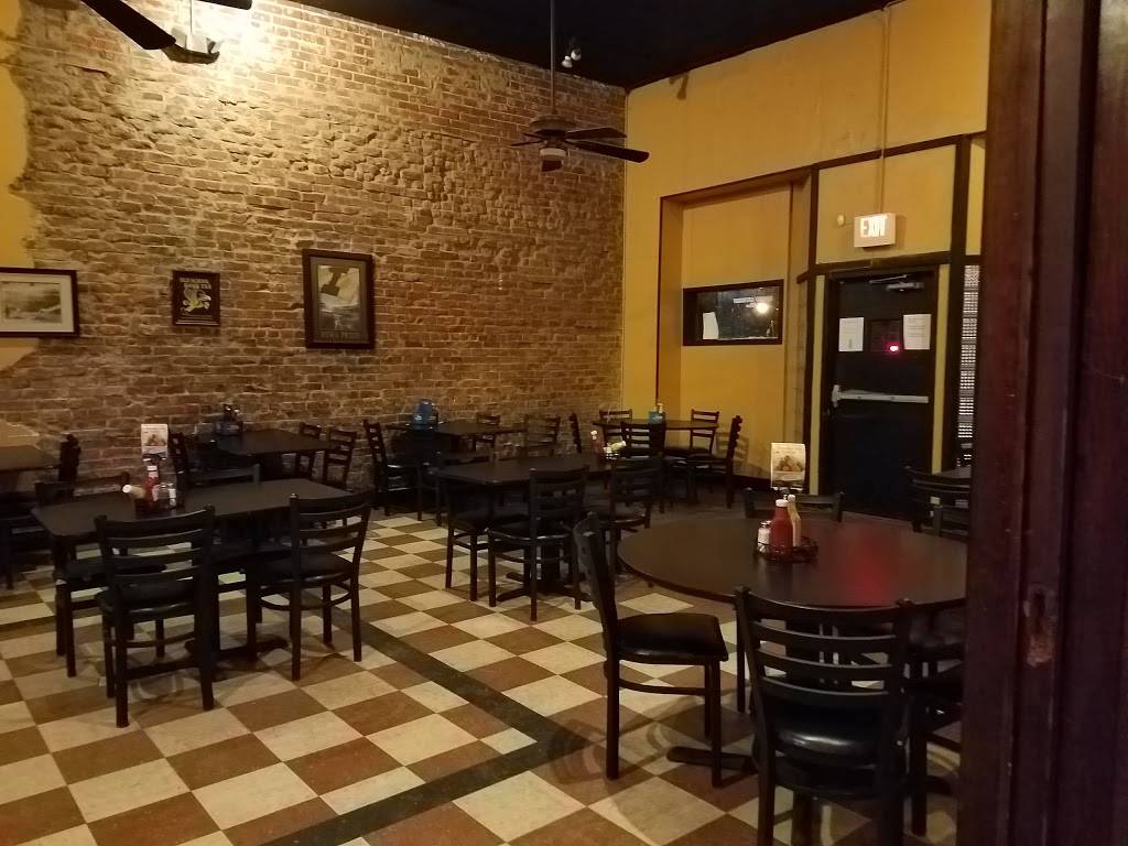 Twisted Corn Tavern | restaurant | 1405 Walnut St, Dallas Center, IA 50063, USA | 5159923868 OR +1 515-992-3868