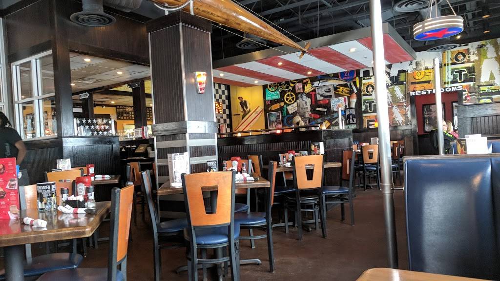 TGI Fridays | restaurant | 7200 W 191st St, Tinley Park, IL 60477, USA | 8154640082 OR +1 815-464-0082