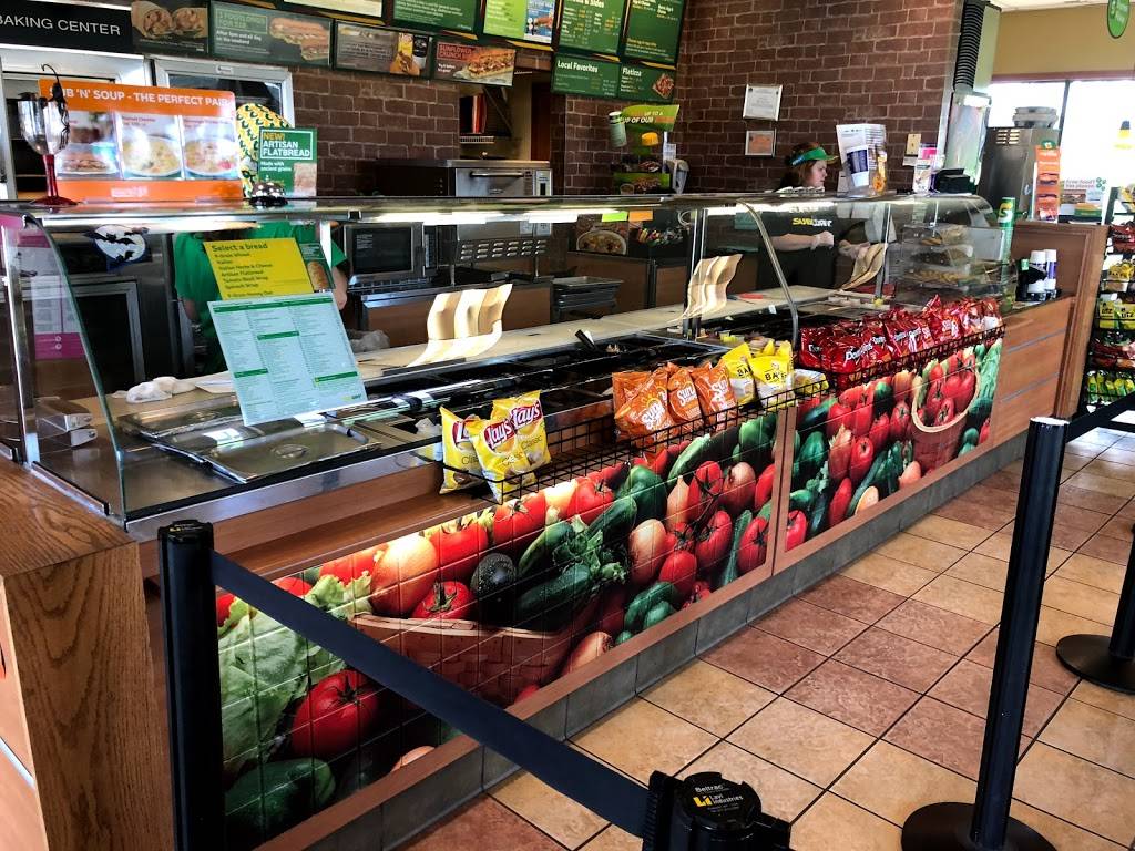 Subway | restaurant | 108 Big Elk Mall, Elkton, MD 21921, USA | 4106204333 OR +1 410-620-4333