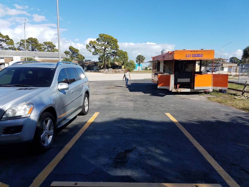 Caribbean BBQ Truck | restaurant | N Lockwood Ridge Rd &, Desoto Rd, Sarasota, FL 34243, USA | 9418797144 OR +1 941-879-7144