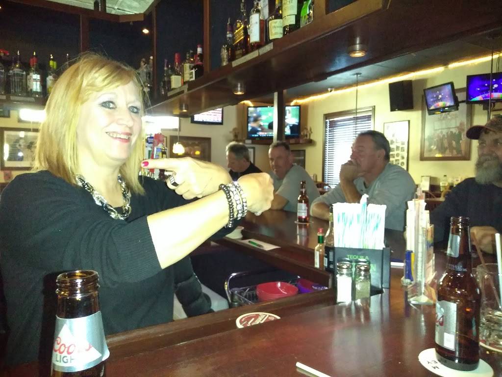 T & Ts 133 Club | restaurant | 29 Warren Ave #5019, East Providence, RI 02914, USA | 4014381330 OR +1 401-438-1330